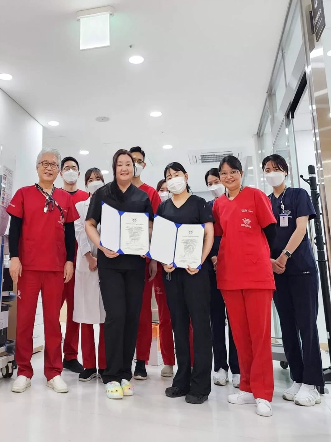 Манай НАМЗ-ын эмч нарын БНСУ дахь ээлжит сургалт зураг